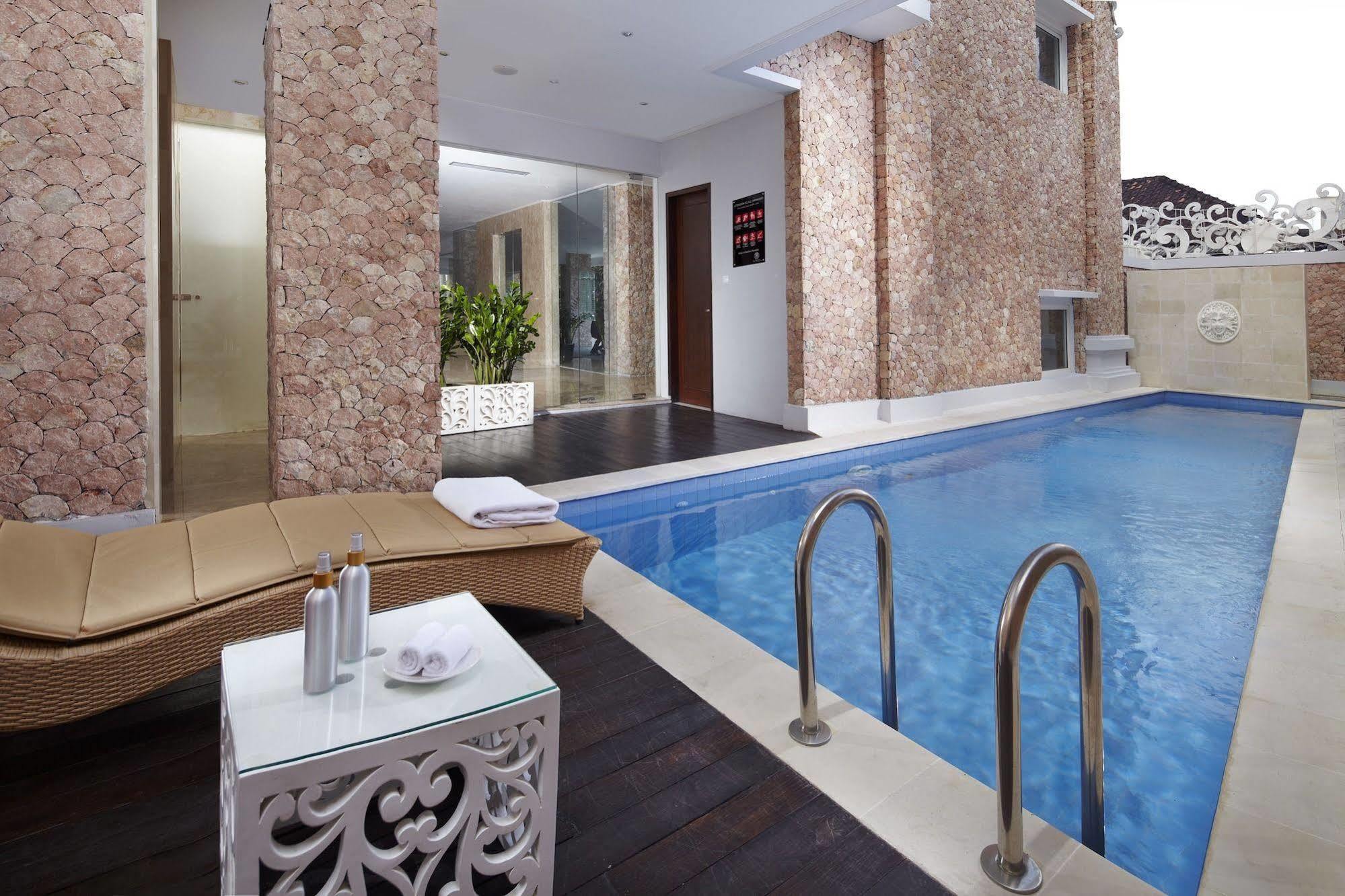 Kuta Angel Hotel - Luxurious Living エクステリア 写真