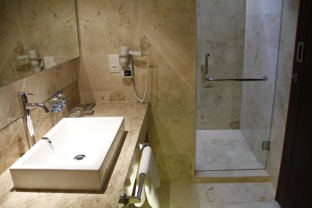 Kuta Angel Hotel - Luxurious Living エクステリア 写真